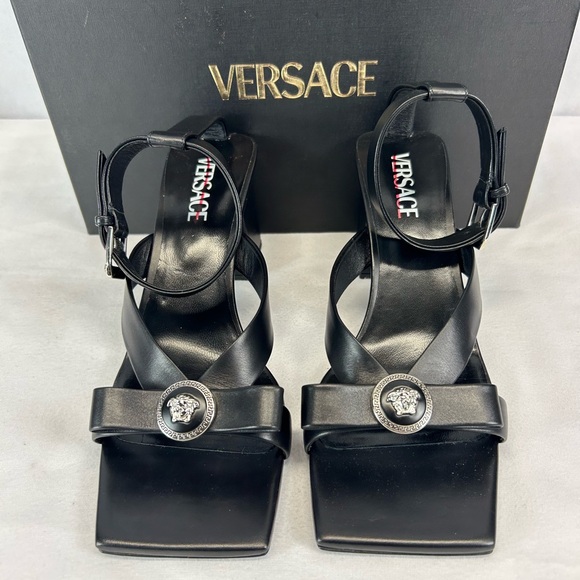 Versace
Women's Medusa Bow Block Heel Sandals - Picture 1 of 9